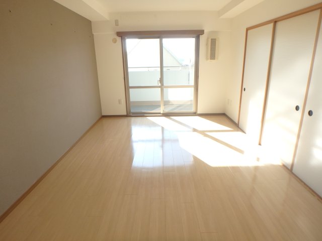 居室・リビング　居間です