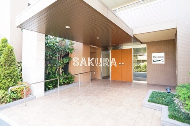 エントランス　お洒落な建物デザイン♪