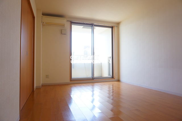 居室・リビング　開放感のあるゆったりとしたお部屋です♪