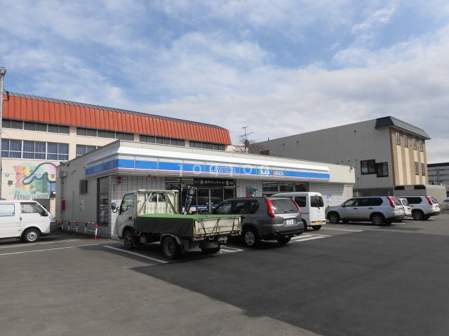 コンビニ　ローソン北22条東1丁目店（コンビニ）まで289m