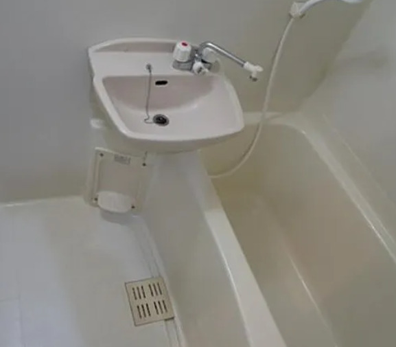バス・シャワールーム　別部屋の画像を使用しております。