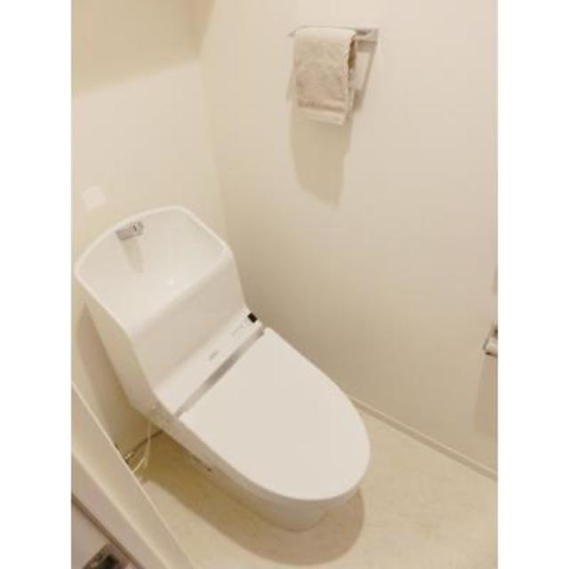 トイレ　※写真は同タイプ住戸です。