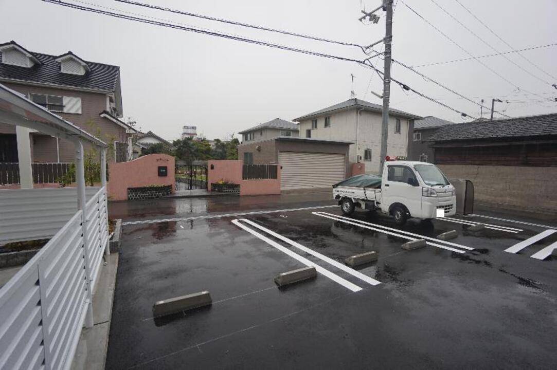駐車場　駐車場