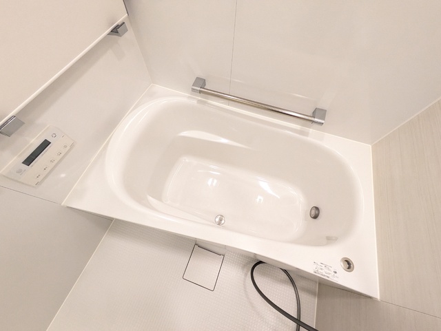 バス・シャワールーム　浴槽　追い焚き付