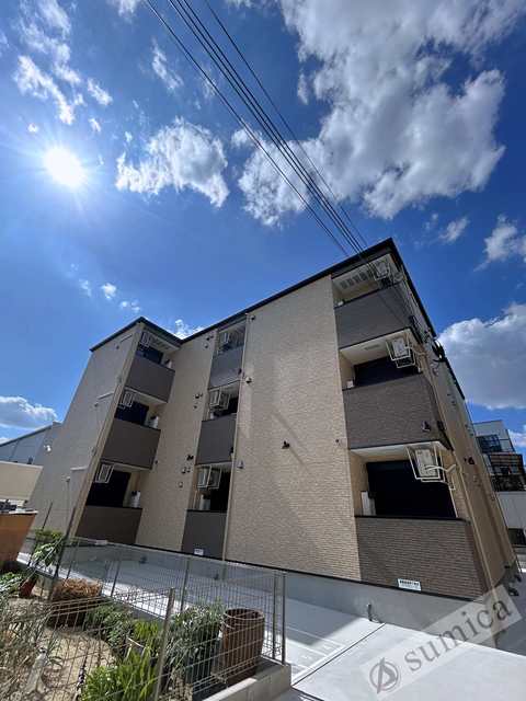 建物外観　スマートに佇むお家。毎日が楽しくなります。