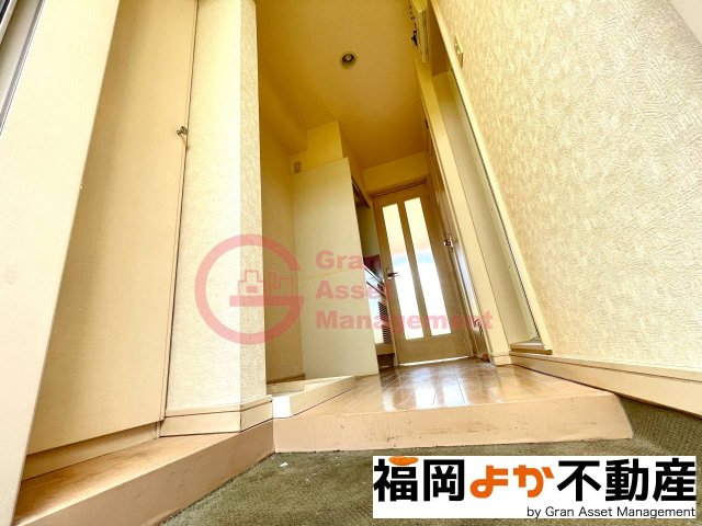 玄関　落ち着いた玄関です