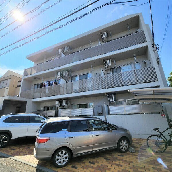 建物外観　オートロック付きです