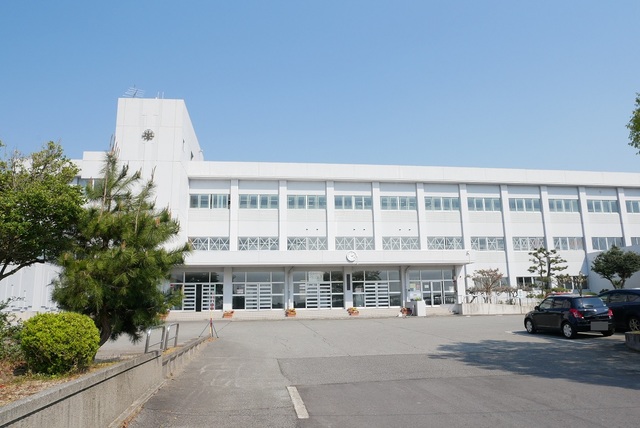 中学校　新潟市立光晴中学校（中学校）まで404m