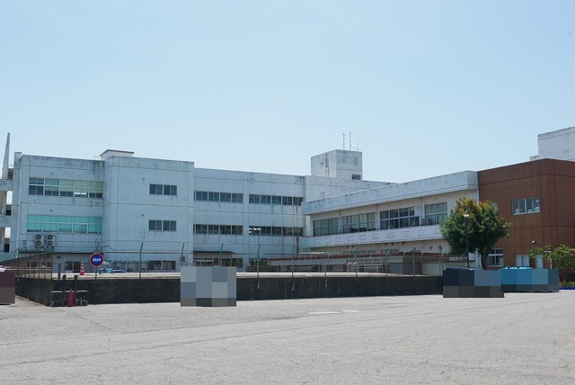 小学校　新潟市立葛塚小学校（小学校）まで199m