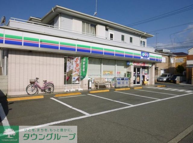 コンビニ　スリーエフ茅ヶ崎本村店（コンビニ）まで900m