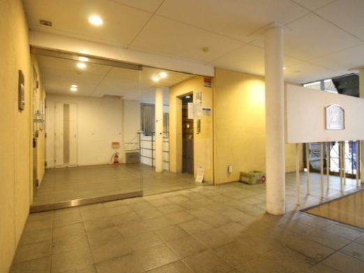 エントランス　毎日通るエントランスはこのようになっています