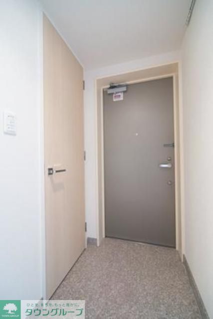 玄関　※写真は同タイプ住戸です。