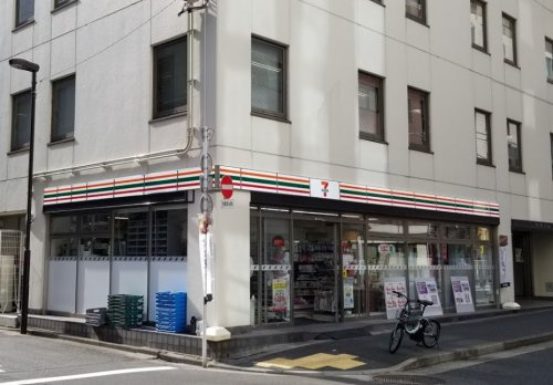 コンビニ　セブンイレブン 神田錦町2丁目店（コンビニ）まで78m
