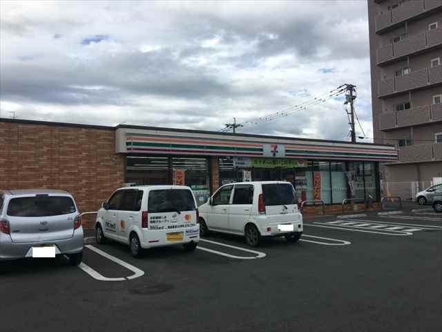 コンビニ　セブン－イレブン熊本野中１丁目店（コンビニ）まで686m