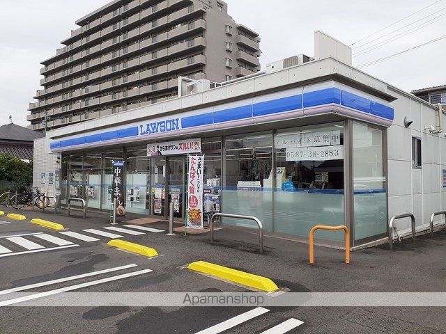 コンビニ　ローソン岩倉大市場町店（コンビニ）まで707m