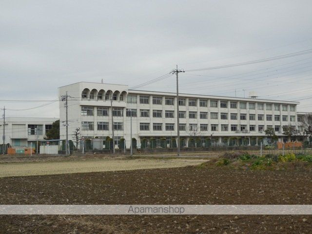 小学校　岩倉市立曽野小学校（小学校）まで500m