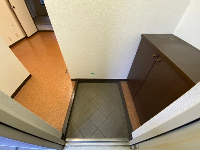 玄関　同物件別室写真