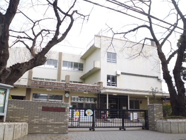 小学校　練馬区立大泉東小学校（小学校）まで740m