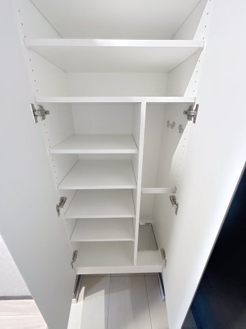 収納　シューズBOX