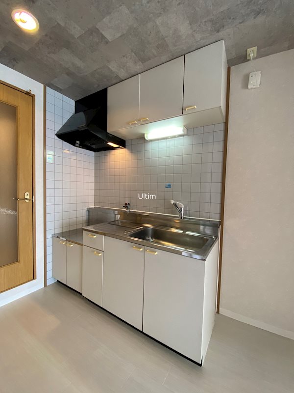 キッチン　※同タイプの他のお部屋です