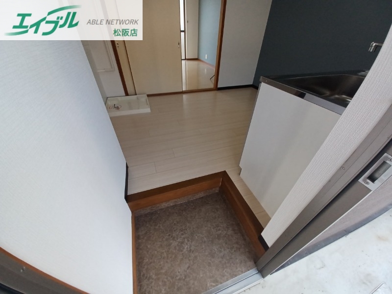 玄関　同物件別部屋の写真