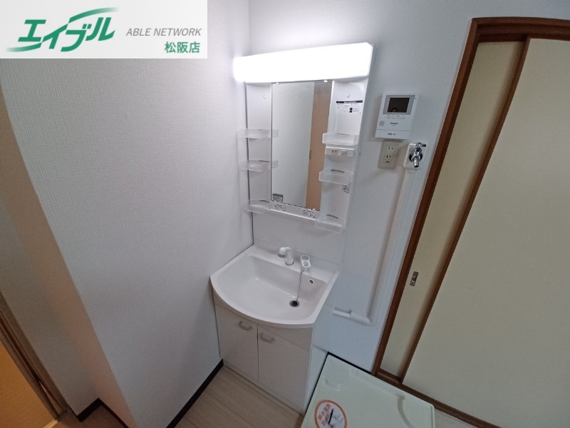 洗面設備　同物件別部屋の写真