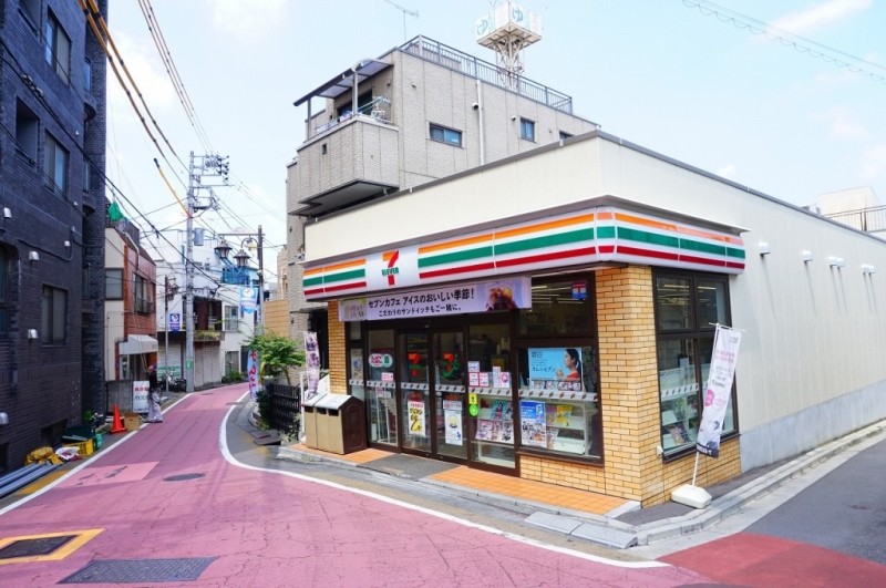 コンビニ　セブンイレブン北区滝野川2丁目店（コンビニ）まで352m