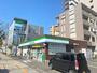 コンビニ　ファミリーマート二中通電停前店（コンビニ）まで120m