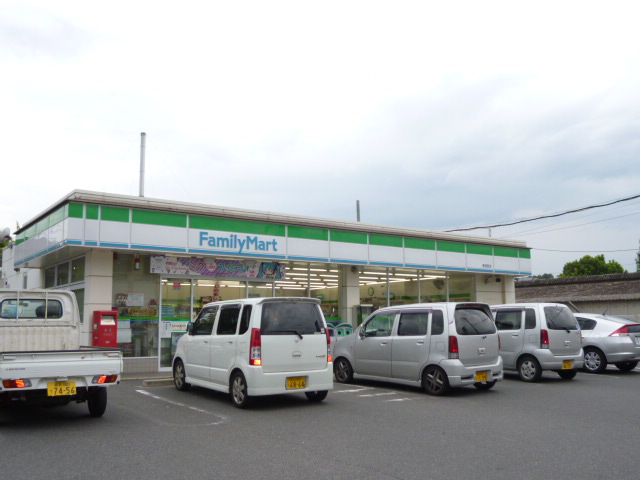 コンビニ　ファミリーマート・琴浦西店（コンビニ）まで642m