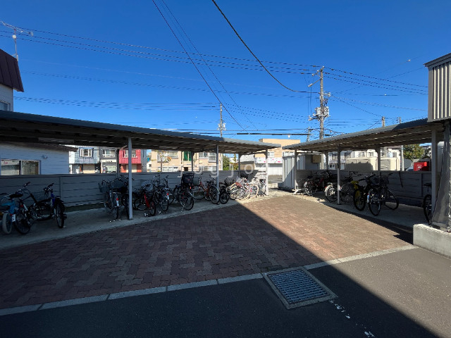 その他共有部分　屋根付き駐輪場