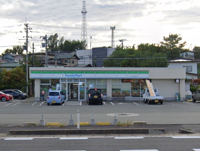 コンビニ　ファミリーマート秋田下新城中野店（コンビニ）まで631m