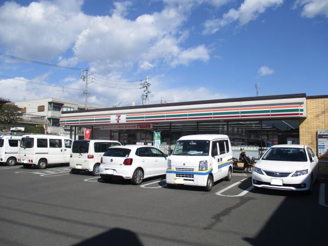 コンビニ　セブンイレブン（コンビニ）まで190m