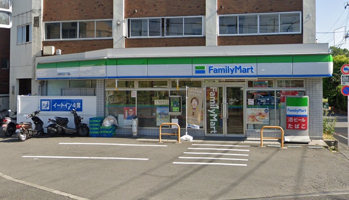 コンビニ　ファミリーマート杉並本天沼３丁目店（コンビニ）まで350m
