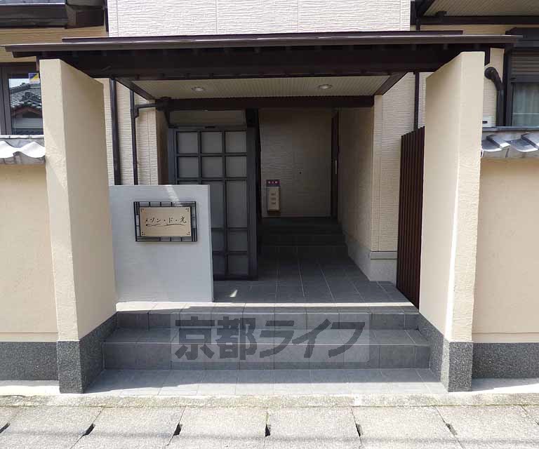 その他共有部分　建物入口です。