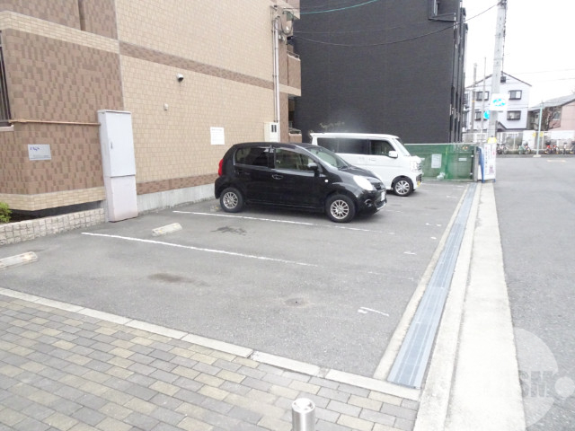 駐車場　敷地内駐車場