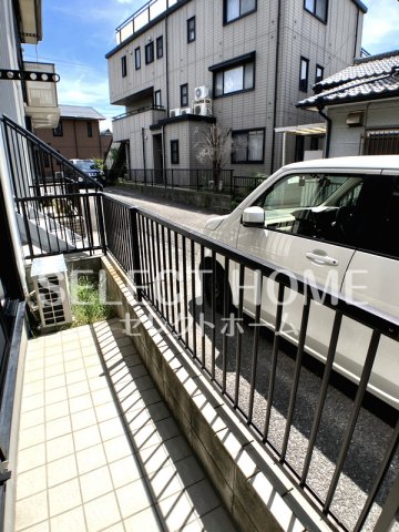 バルコニー　暖かな日差しのふりそそぐバルコニー