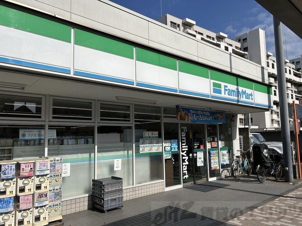 コンビニ　ファミリーマート 大島四丁目店（コンビニ）まで1050m