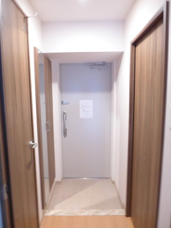 玄関　ROKUSUNS NERIMA　練馬区豊玉上2