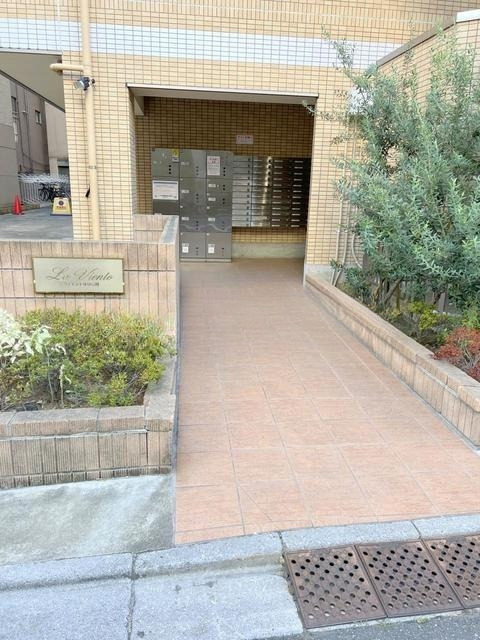 エントランス　毎日通るエントランスはこのようになっています