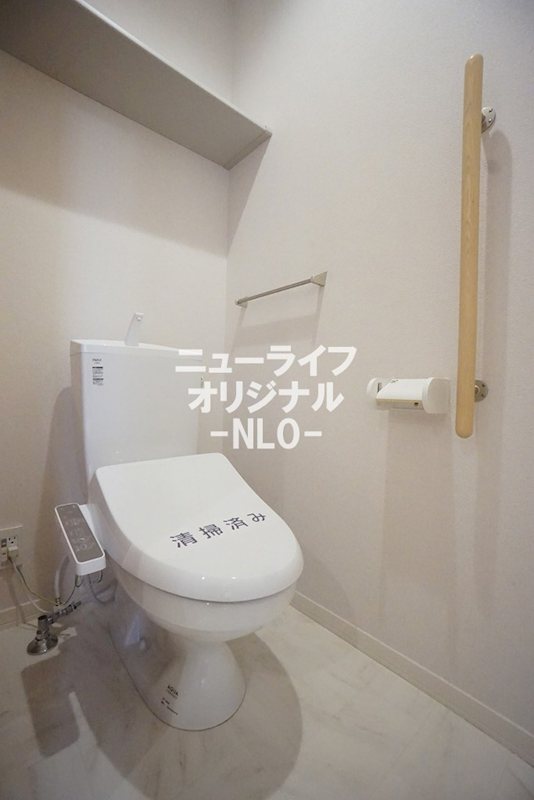 トイレ　あると嬉しい温水洗浄便座付き♪