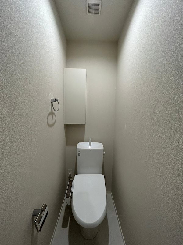 トイレ　温水洗浄便座付き