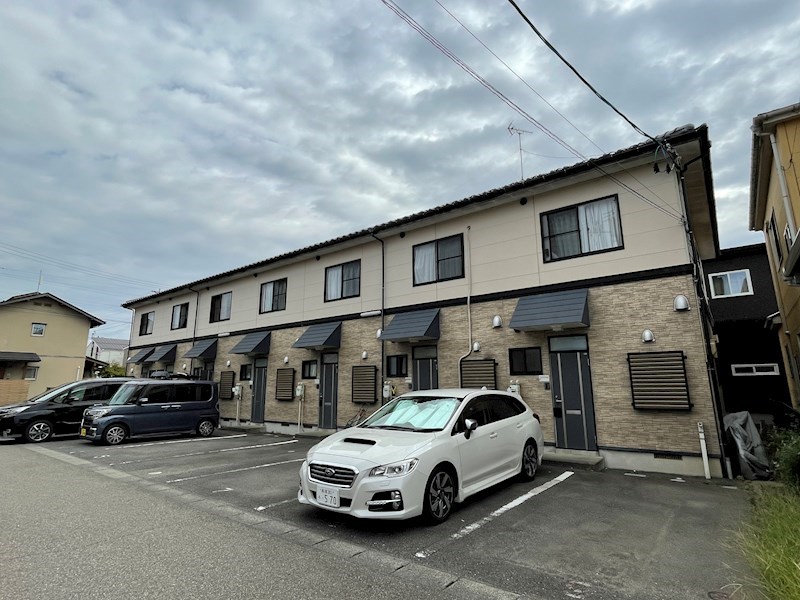 建物外観　メゾネットタイプ