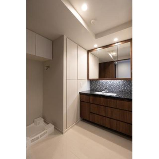 洗面設備　※写真は同タイプ住戸です。