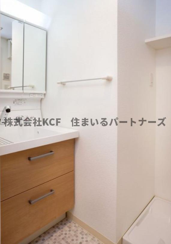 洗面設備　コンパクトで使いやすい洗面所