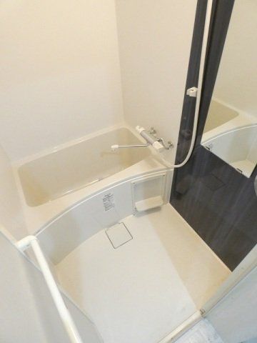 バス・シャワールーム　広めの浴室です