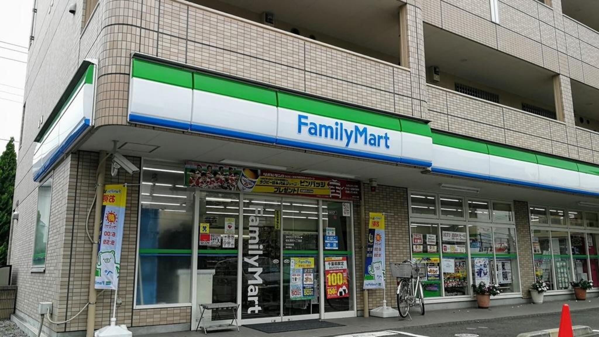 コンビニ　ファミリーマート南青山七丁目店（コンビニ）まで134m