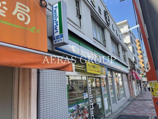コンビニ　ファミリーマート杉並方南町交差点前店（コンビニ）まで239m