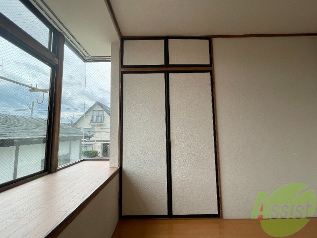 収納　収納はこちらのクローゼットをお使いください。