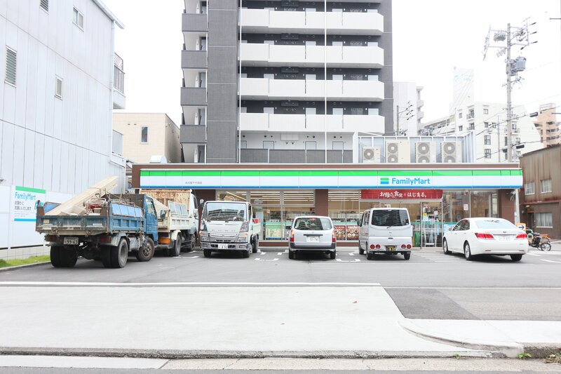 コンビニ　ファミリーマート名古屋千代田店（コンビニ）まで128m