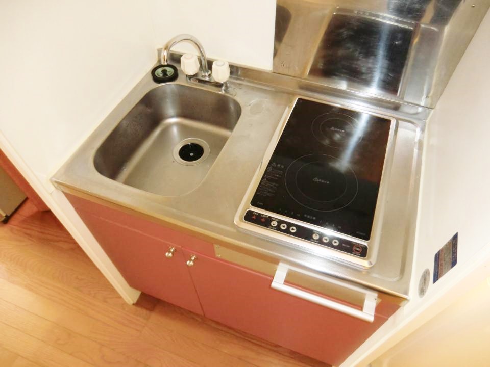 キッチン　同タイプ物件の為、形状や間取寸法、色調等が実際とは異なります
